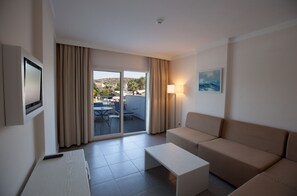 Select Family Room | Minibar, Wi-Fi gratuito