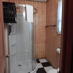 Badkamer met douche