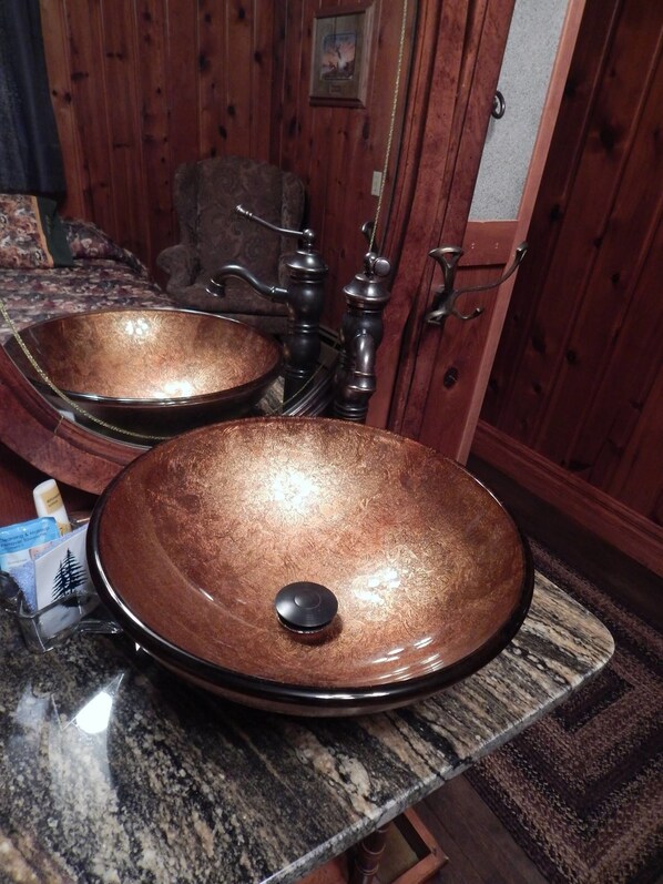 Bathroom sink - Brookside Motel (Wadena)