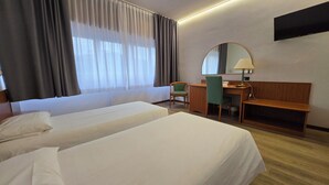 Unclassified image, 5 of 34, button - Hotel Cristallo (Udine)
