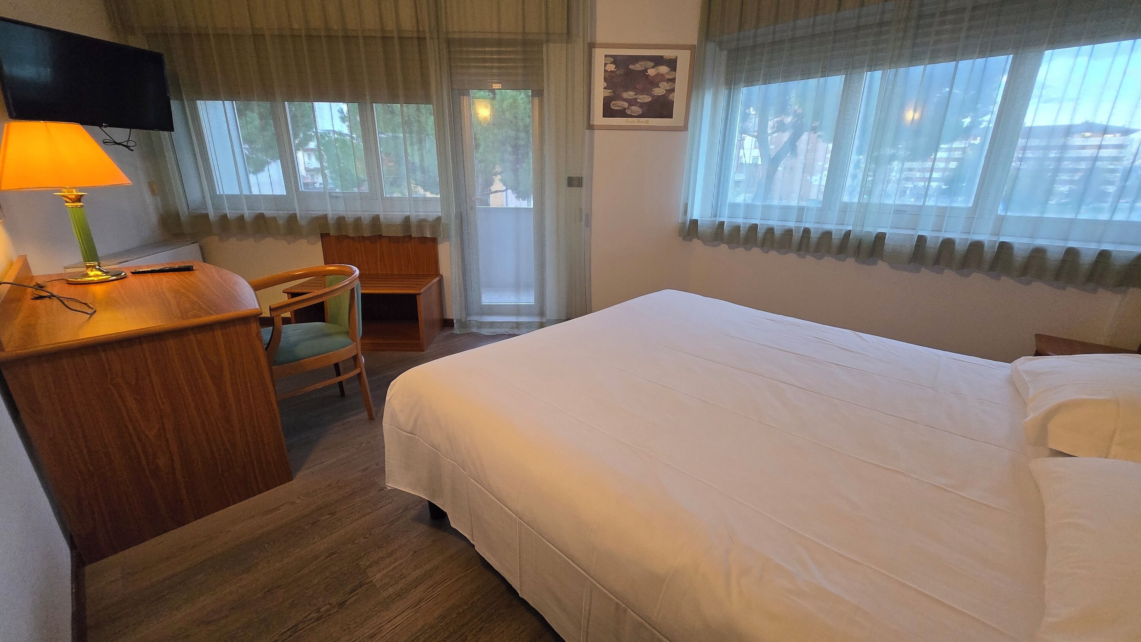 standard double room | minibar, desk, free wifi