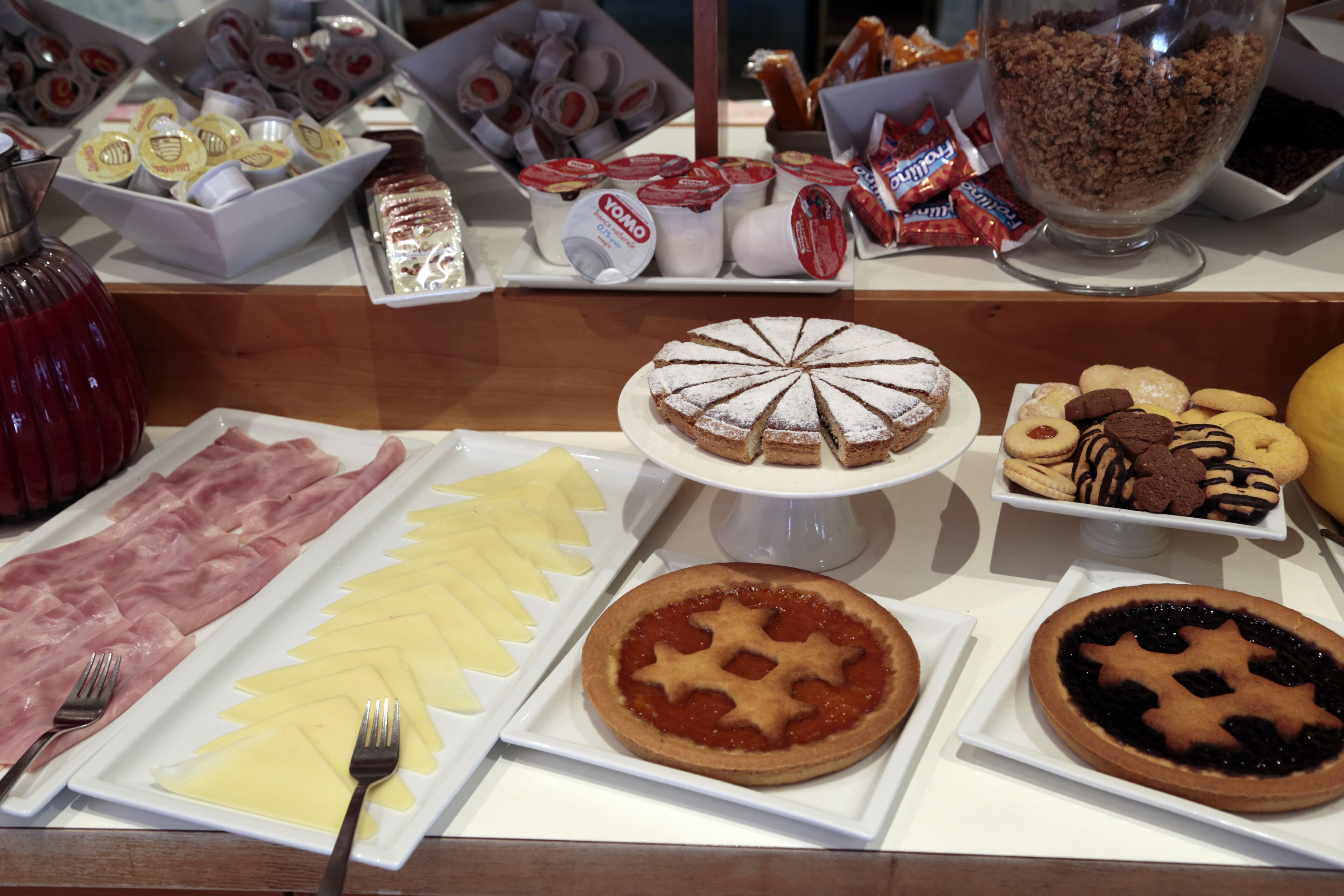 daily buffet breakfast (eur 6 per person)