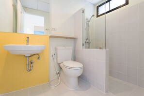 Dusche, kostenlose Toilettenartikel, Haartrockner