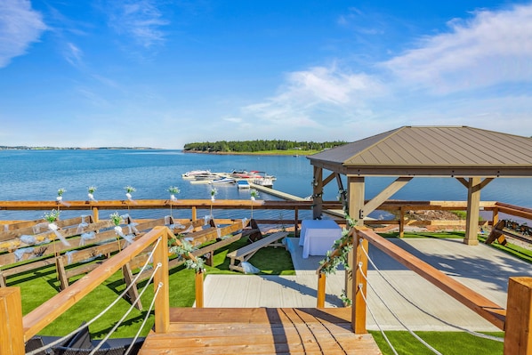 Terrace/patio - Inn at the Pier (Stanley Bridge)