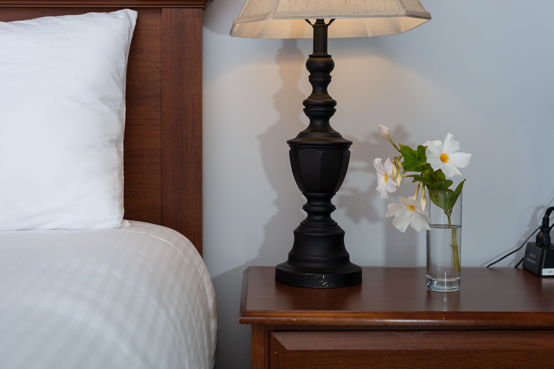 standard room, 1 queen bed | desk, soundproofing, iron/ironing board, free wifi