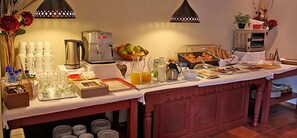 Daily buffet breakfast (EUR 8.00 per person) - Hotel Tierras de Arán (Vielha e Mijaran)