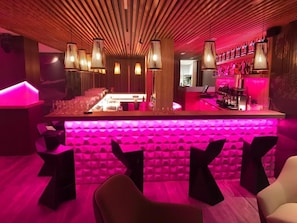Bar (en la propiedad)