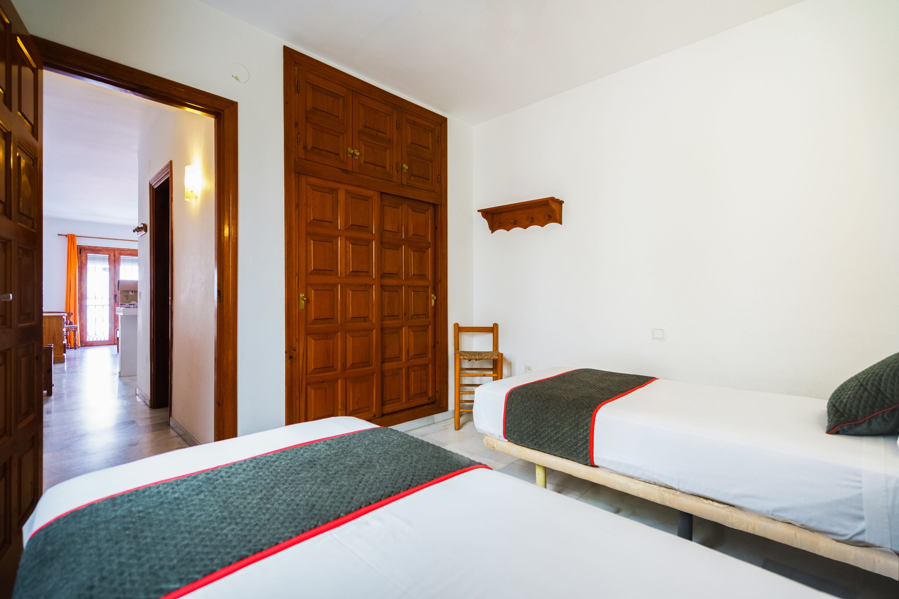 Appartement, Meerdere bedden | Donsdekens, een bureau, gratis wifi, beddengoed