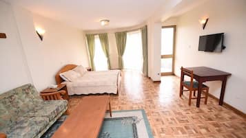 In-room safe, desk, blackout drapes, free WiFi