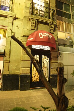 Property entrance - Capsule Hostel Mexico City (Mexico City)