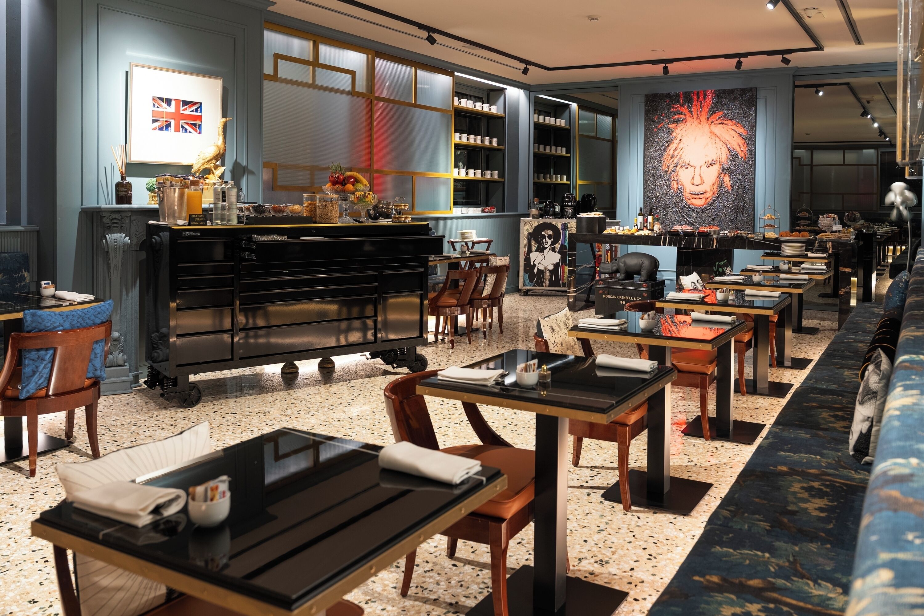 Desayuno buffet (EUR 15.00 por persona) 