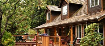 Up The Creek Backpacker's Lodge