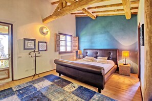 Panoramic Villa, 3 Bedrooms (Villa Oliveta) | 3 bedrooms, desk, free cribs/infant beds, free WiFi