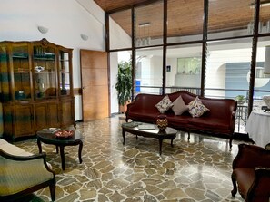 Sala de estar en el lobby