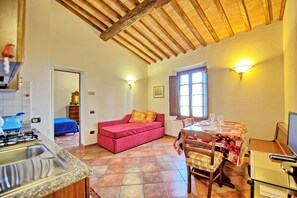 Panoramic-Apartment, 1 Schlafzimmer (Certaldo 2) | Wohnbereich | Fernseher