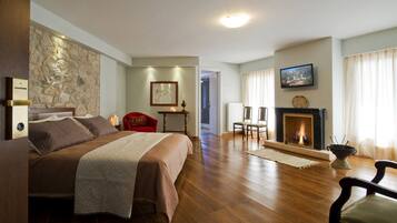 Superior Suite, 1 Bedroom | In-room safe, soundproofing, free cots/infant beds, free WiFi