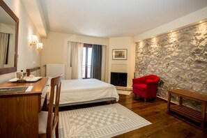 In-room safe, soundproofing, free cribs/infant beds, free WiFi - Ellinon Thea Arachova (Distomo-Arachova-Antikyra)