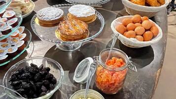 Desayuno bufé gratuito y diario