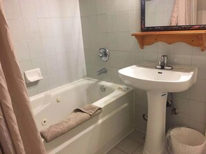 Standard-Zweibettzimmer, 2 Einzelbetten | Badezimmer
