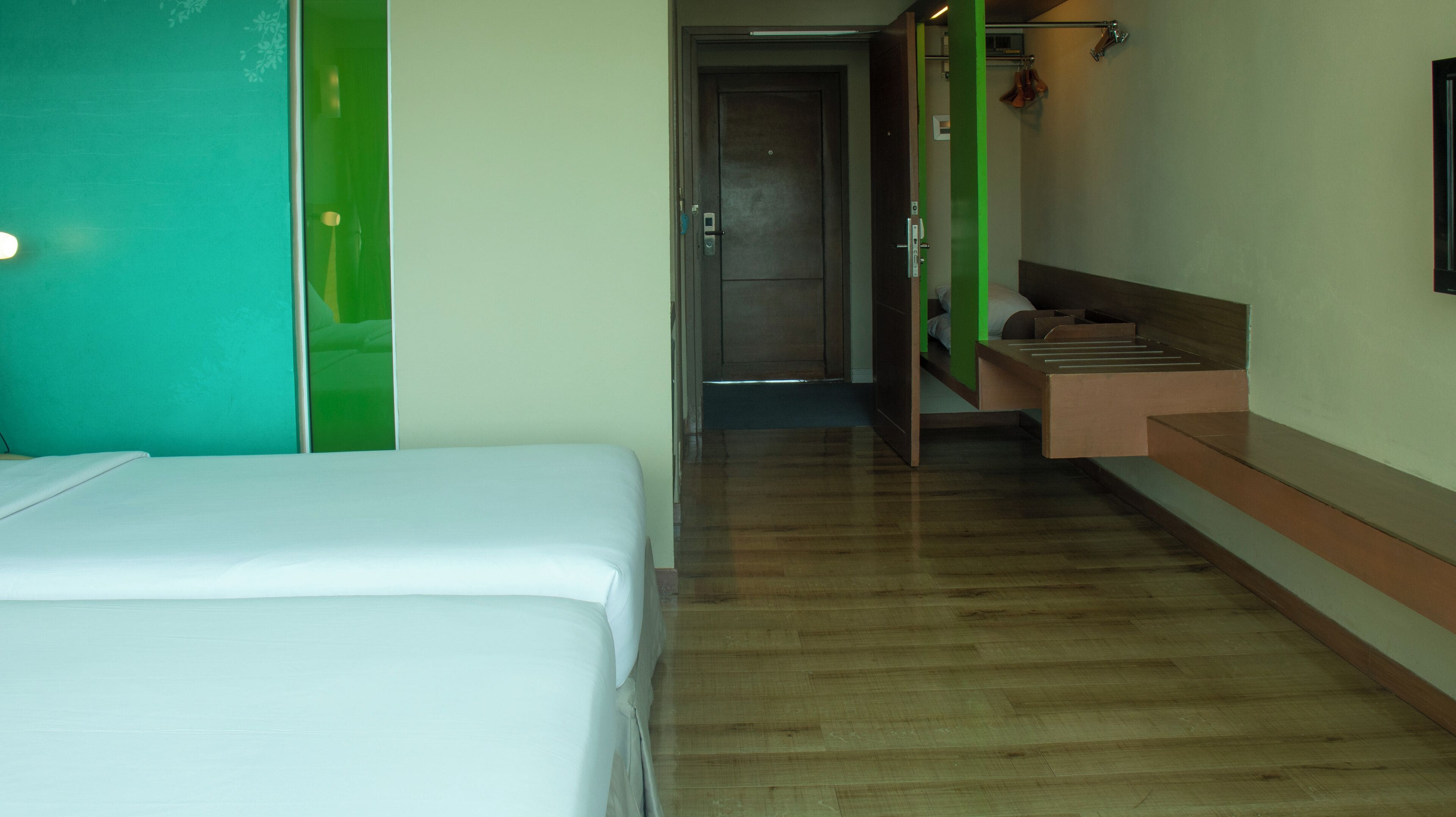 Free WiFi, bed sheets