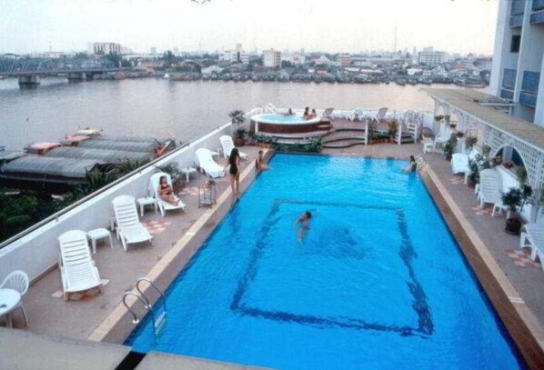 Outdoor pool - Riverside Bangkok Hotel (Bangkok)
