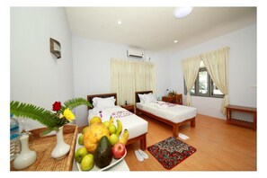 Minibar, in-room safe, desk, blackout curtains - The Serenity Kalaw Hotel (Kalaw)