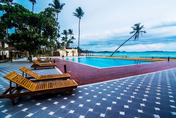 Outdoor pool, pool loungers