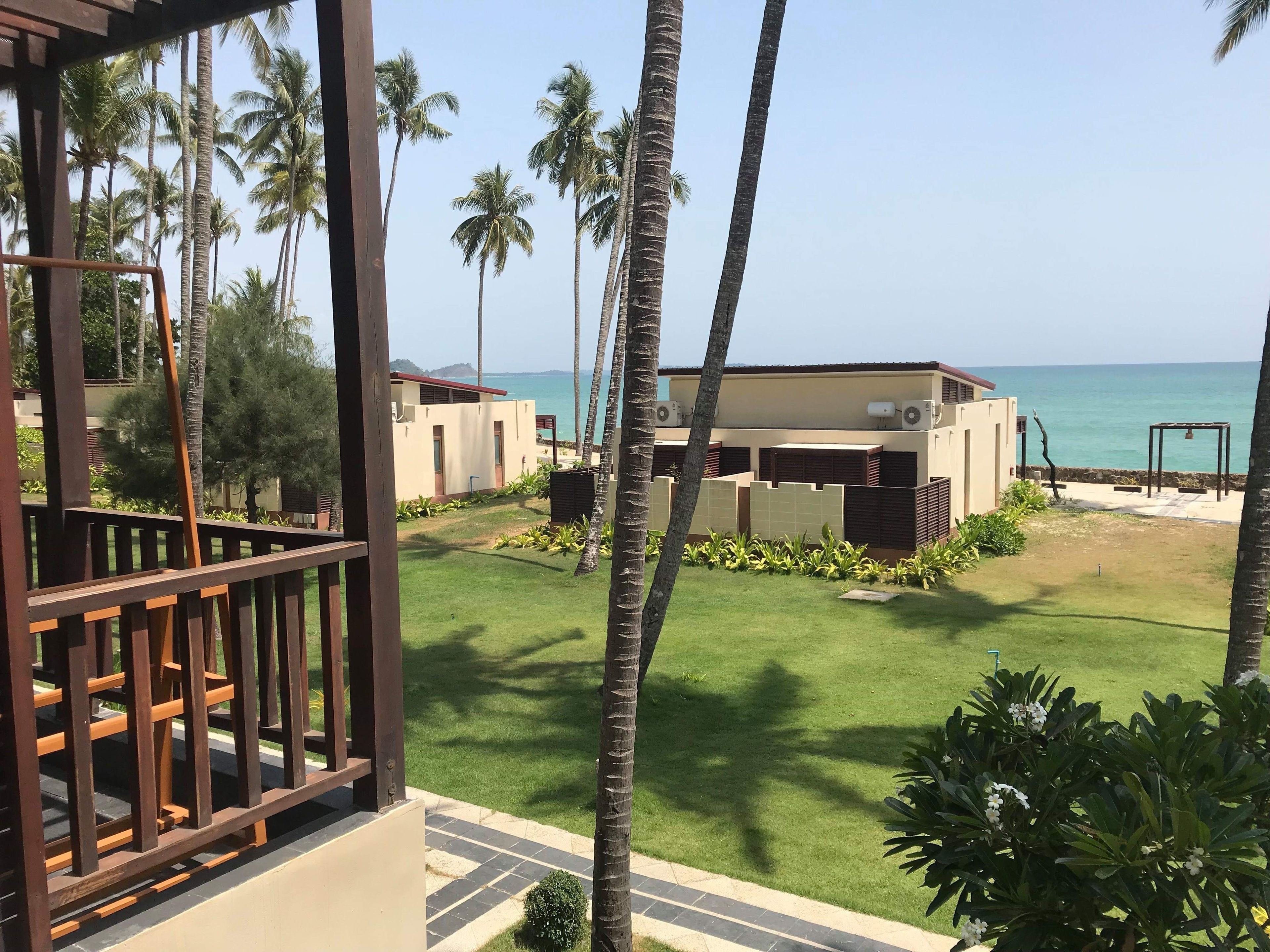 executive deluxe (partial sea view) | balcony view