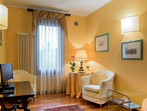 Flat-screen TV - Piazza Nova Guest House (Ferrara)