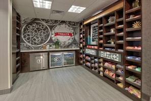 Snack bar - Hampton Inn & Suites Albuquerque Airport (Albuquerque)