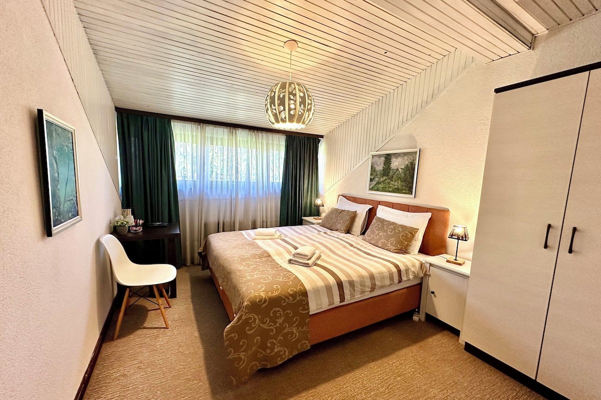 Ropa de cama de alta calidad, cunas gratuitas y wifi gratis