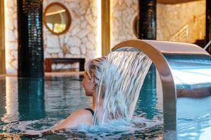 Sauna, bain à remous, hammam, soins du visage, massages