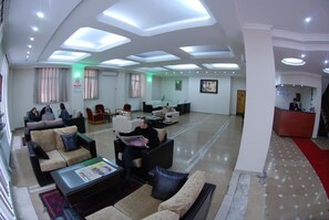 Lobby sitting area - Epos Hotel Bakirkoy (Istanbul)
