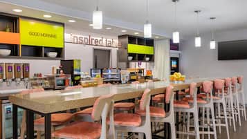 Free daily continental breakfast