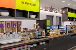 Free daily continental breakfast