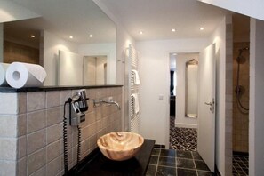 Bathroom - Hotel Aleksandra (Düsseldorf)