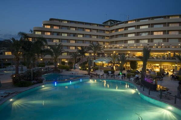 Indoor pool, outdoor pool