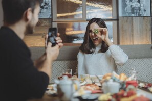 Sudah termasuk sarapan prasmanan setiap hari