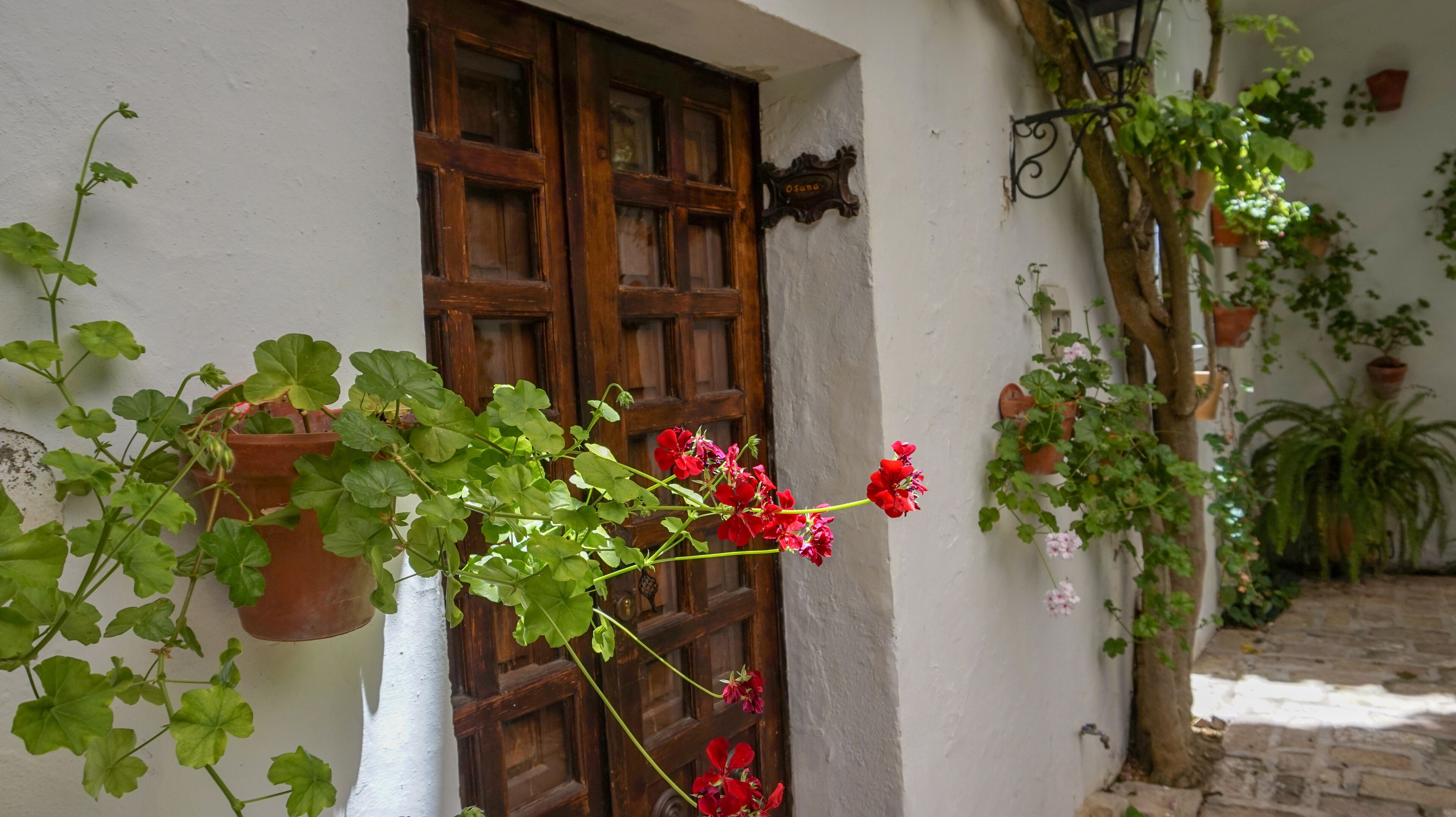 Deluxe Double Room, Garden View | Individually decorated, individually furnished, free cots/infant beds