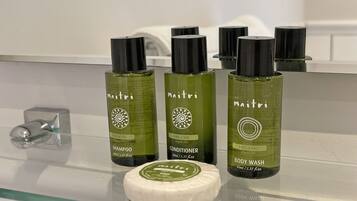 Shower, free toiletries, hair dryer, towels