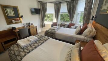 Standard Twin Room | Desk, free WiFi, bed sheets