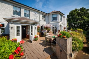 Terrace/patio - The Jug & Bottle (Wirral)