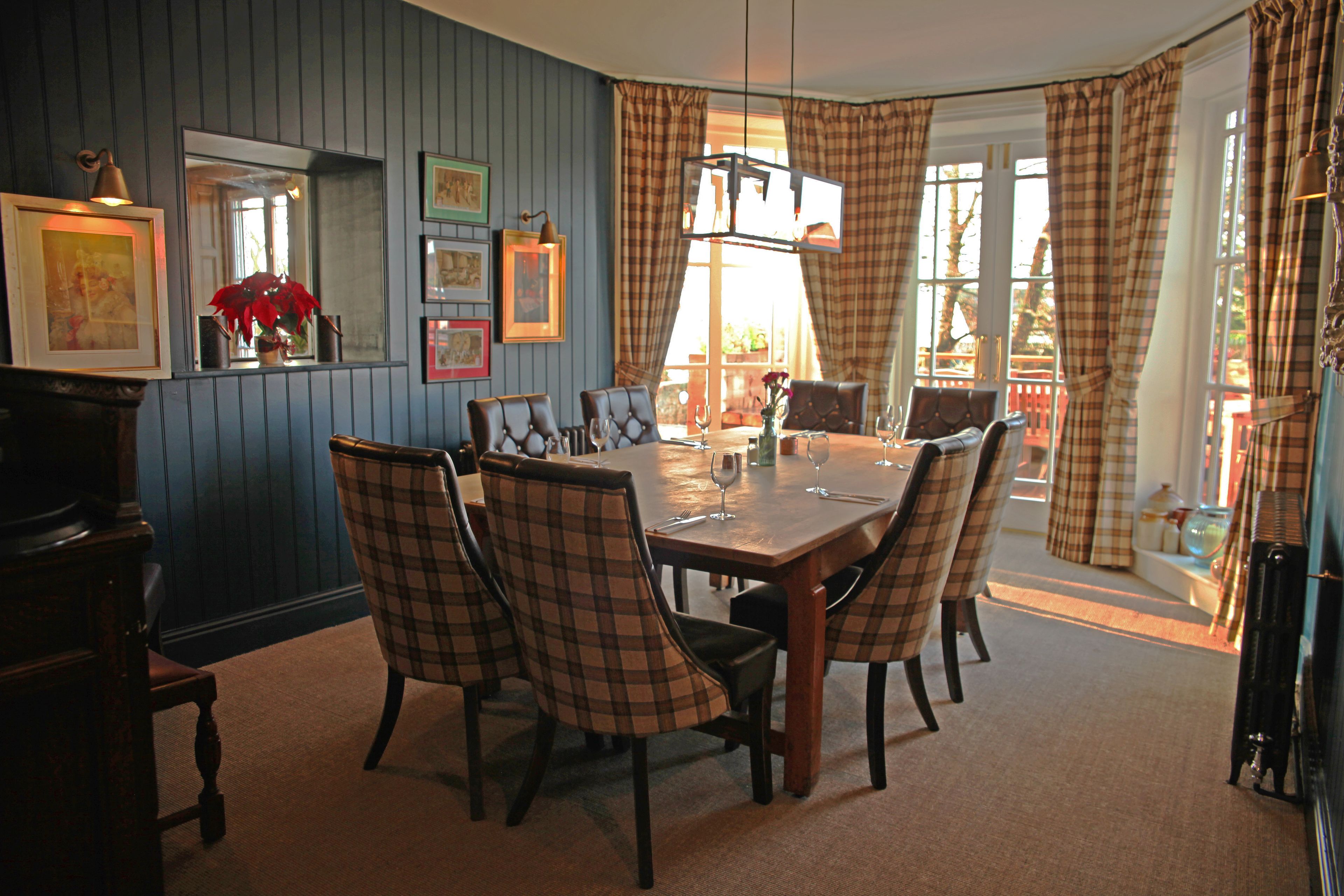 Lunch and dinner served, local cuisine