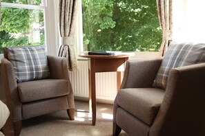 Family Room | Living area | Flat-screen TV