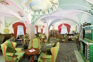 Lobby - Schloss Hotel & Club Dolomiti (Canazei)