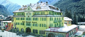 Schloss Hotel & Club Dolomiti