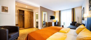Premium bedding, in-room safe, desk, free WiFi - SCHROEDERS Stadtwaldhotel (Trier)
