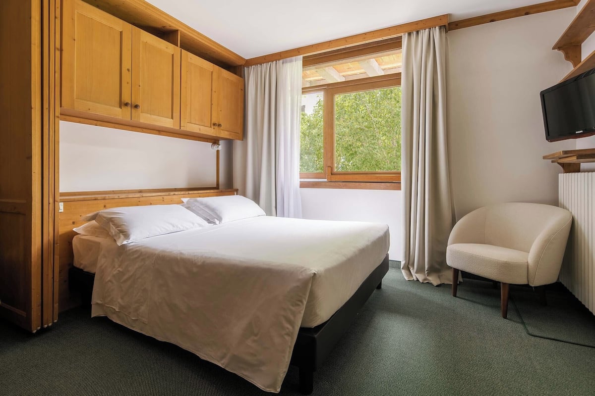 Economy Triple Room