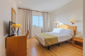 Minibar, in-room safe, desk, free WiFi - Hotel Moon Dreams Roquetas (Roquetas de Mar)