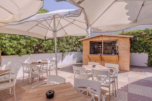 Bar (en el alojamiento)